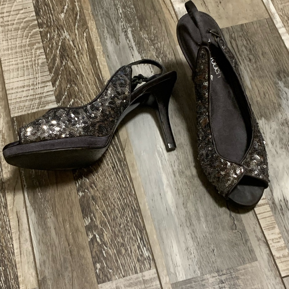 Touch of Nina Black & Silver Sequin Open Toe Shoes Size: 7 1/2